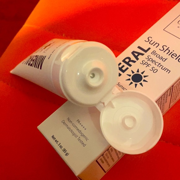 Obagi Medical Sun Shield Broad Spectrum SPF50, NEW - Picture 2 of 3